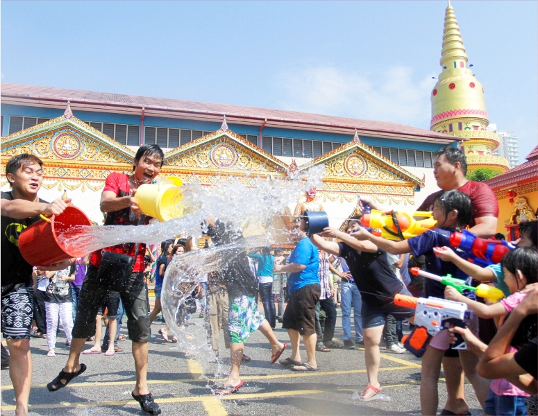 thai water festival 2017